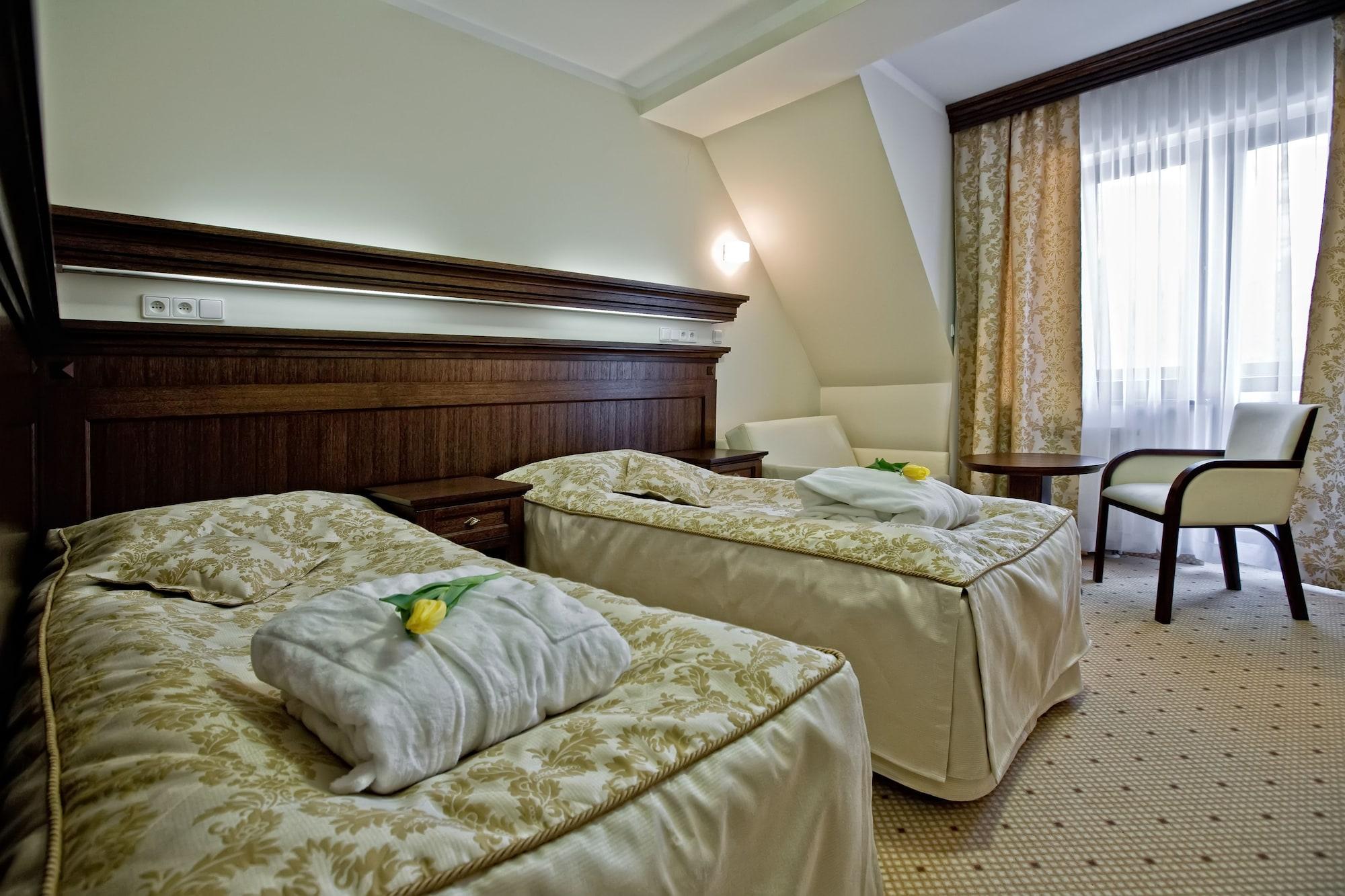 Hotel Crocus Закопане Экстерьер фото