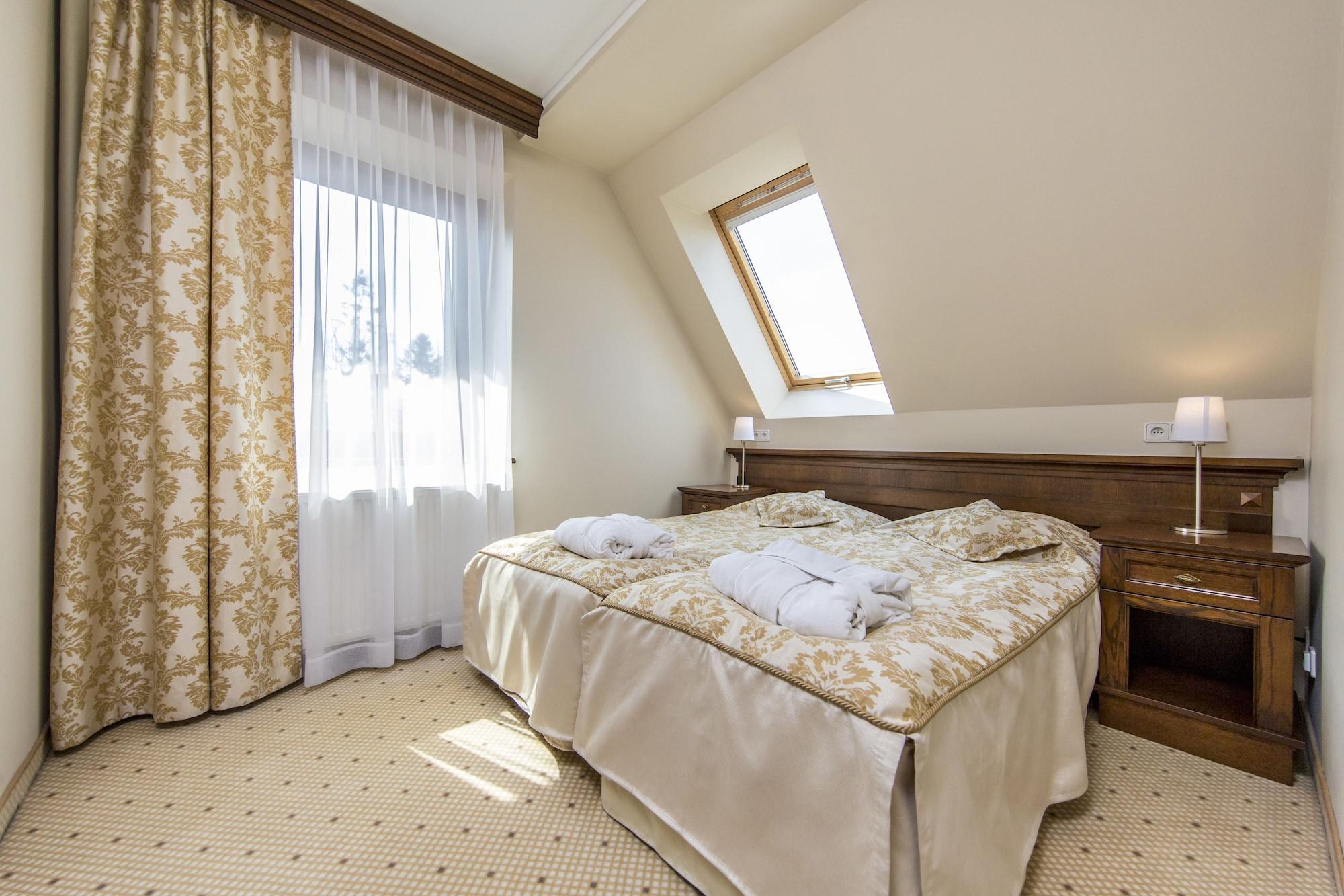 Hotel Crocus Закопане Экстерьер фото