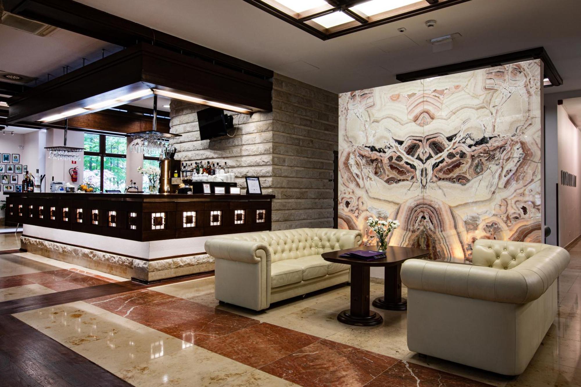 Hotel Crocus Закопане Экстерьер фото