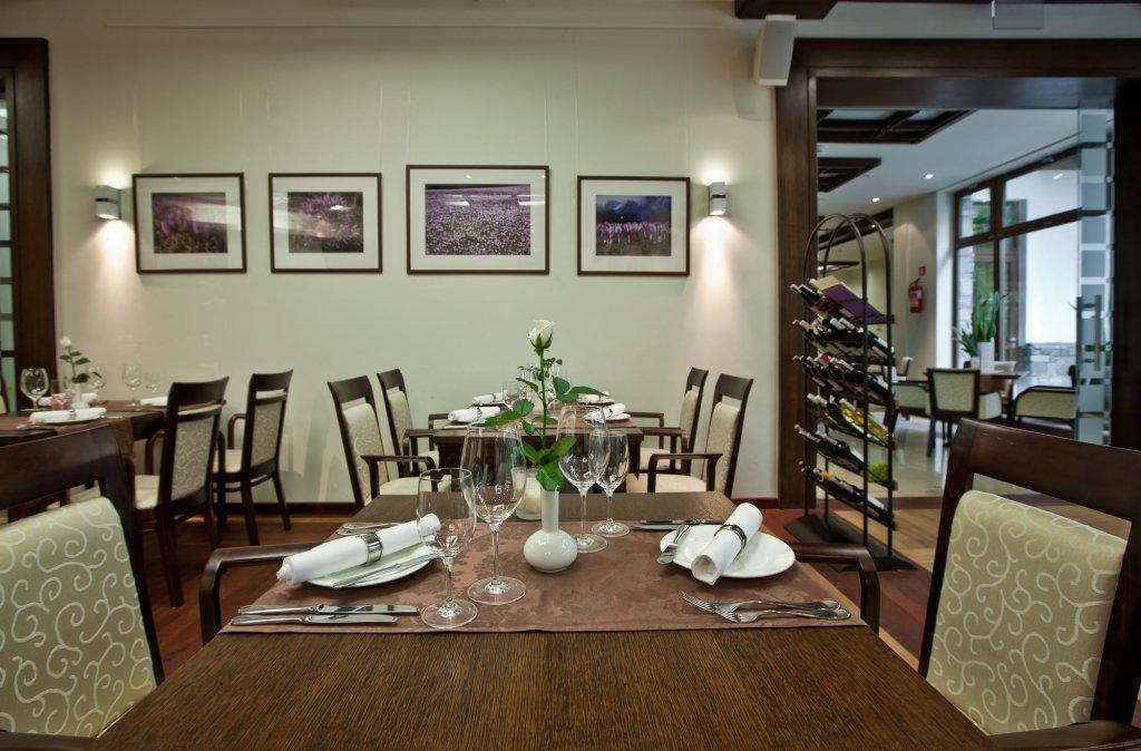 Hotel Crocus Закопане Экстерьер фото