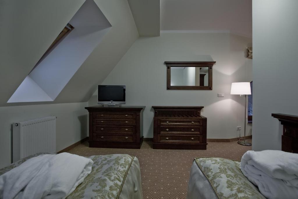Hotel Crocus Закопане Экстерьер фото